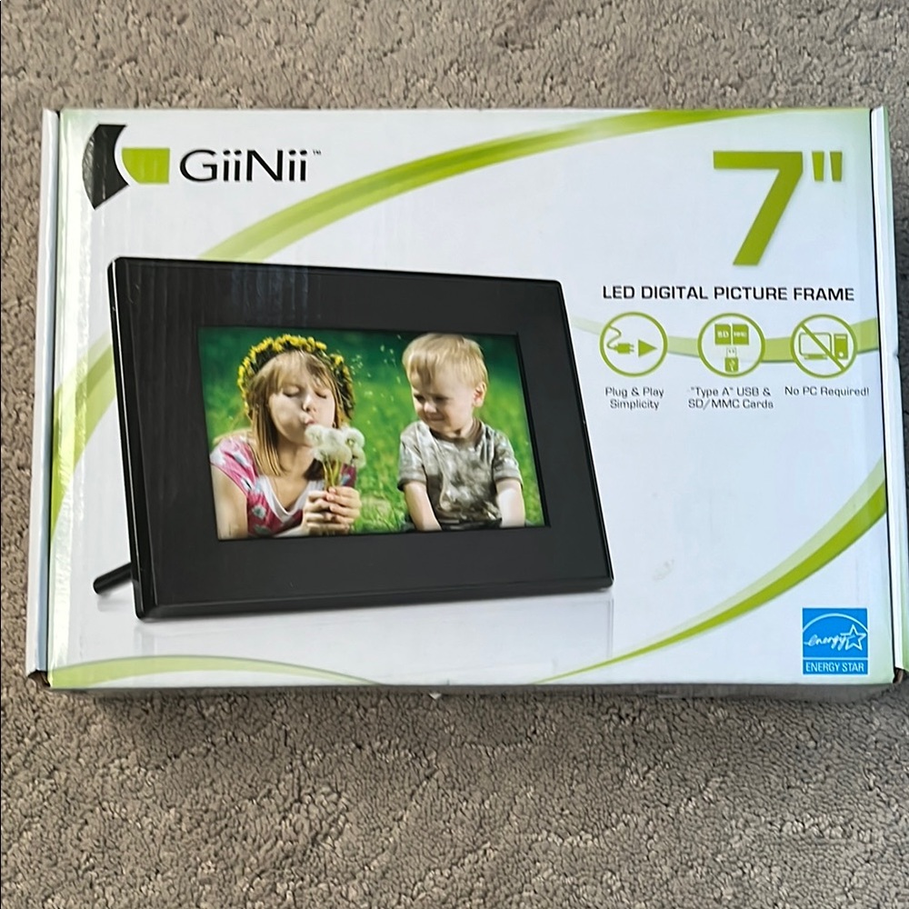 GiiNii LED Digital Picture Frame